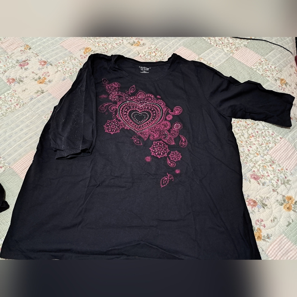 Catherine's size 2X 22/24 black 3/4 sleeve Valentine's themed shirt